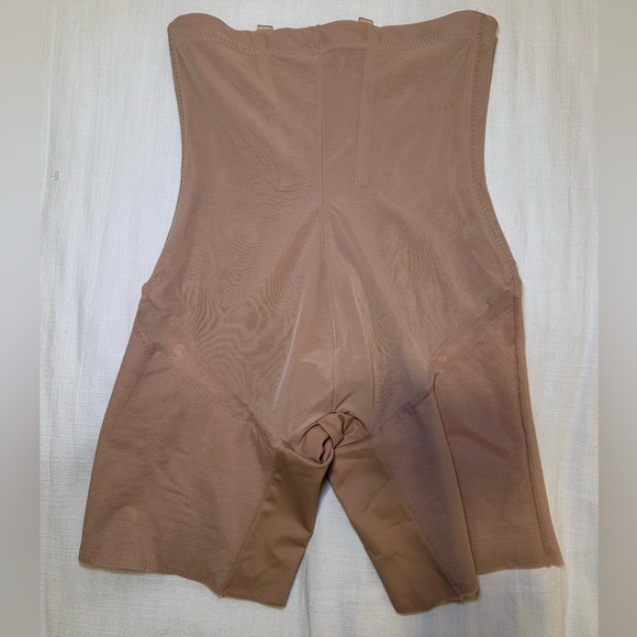 Honeylove Superpower Short - Picture 3 of 16